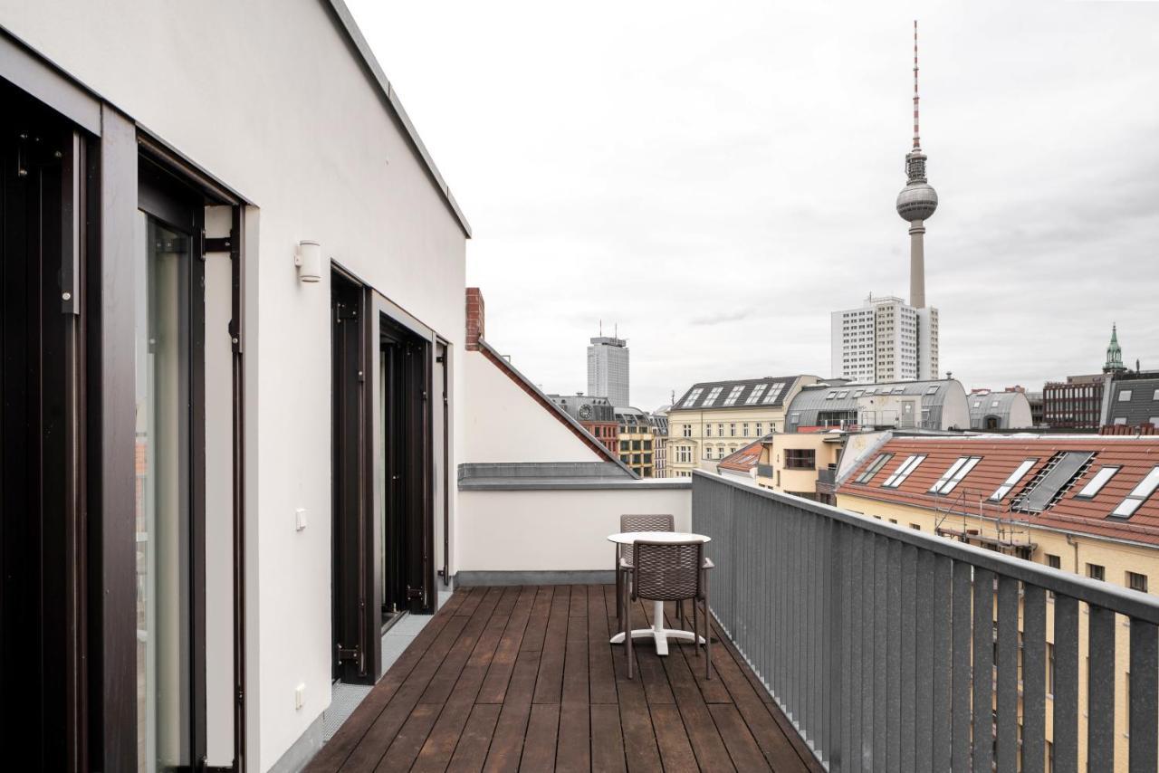 Extra Large Studio with Kitchen and Balcony,1030755691:JPEG