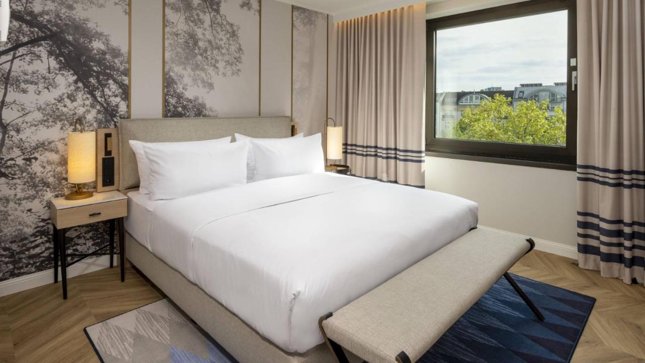 Two-Bedroom Corner Suite,1412826605:JPEG