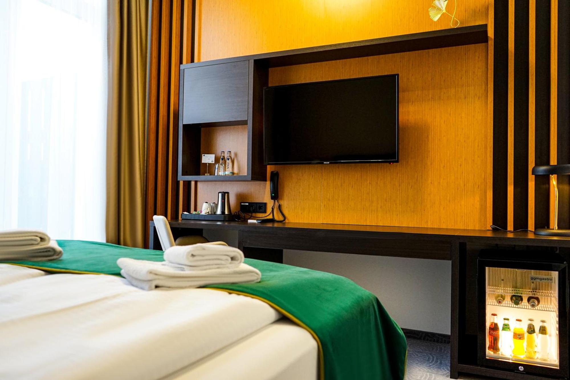 Double Room,1639689736:JPEG