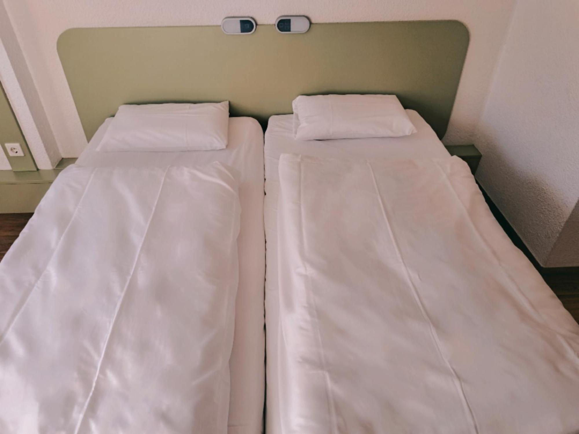 Zweibettzimmer mit 2 Einzelbetten
