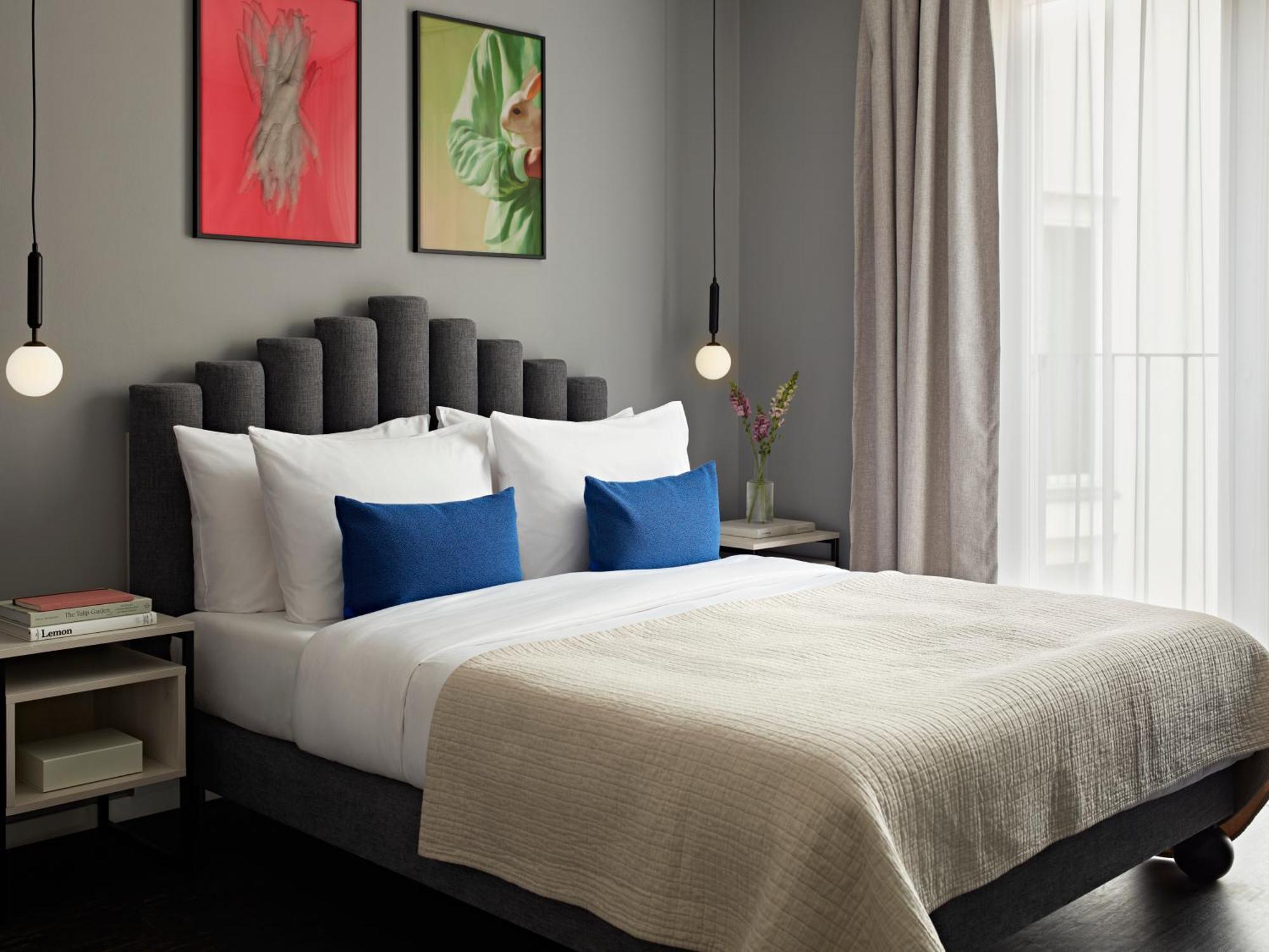 Monolocale Extra Large con Angolo Cottura, Balcone e Divano-Letto