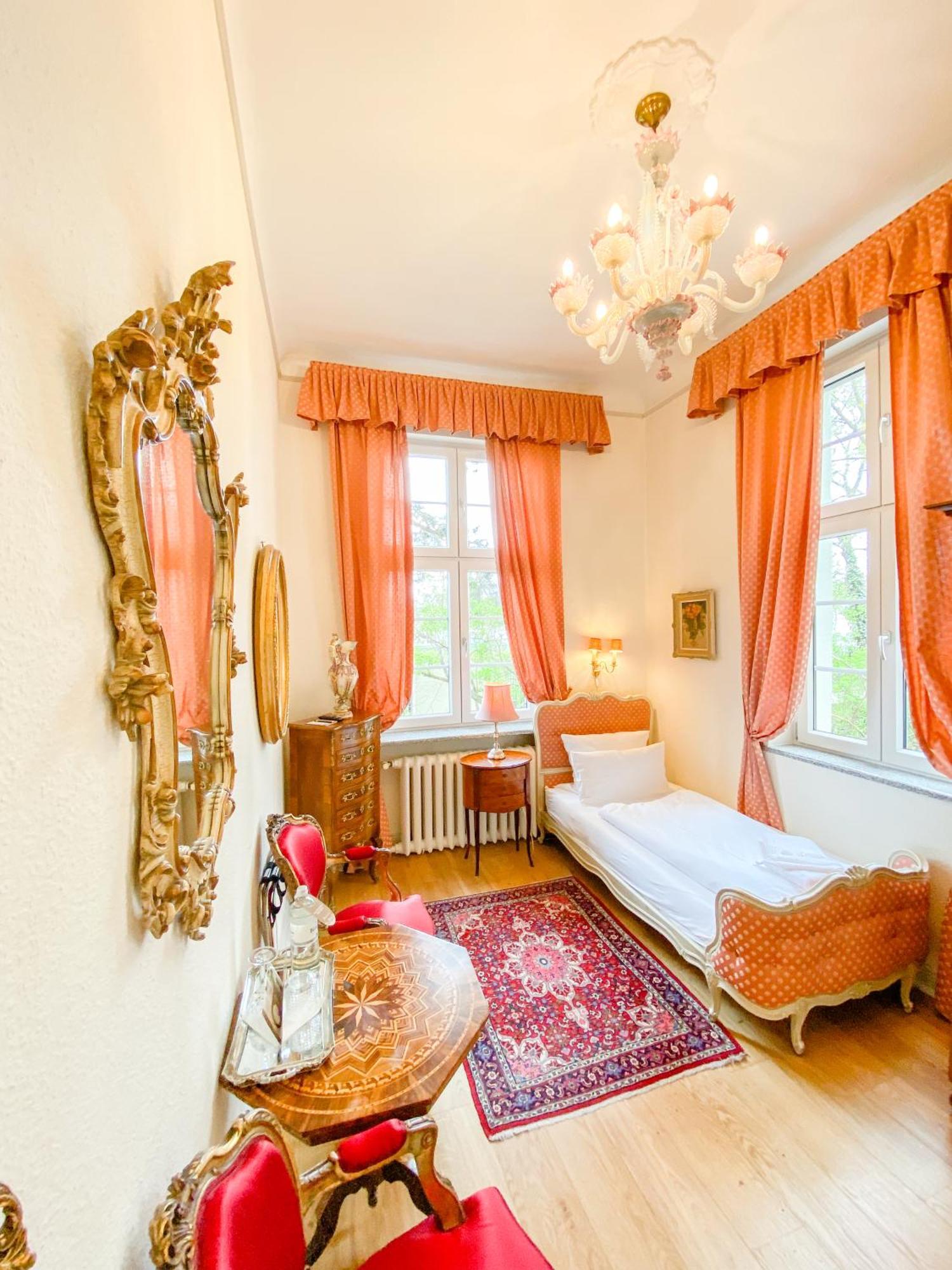 Standard Single Room
