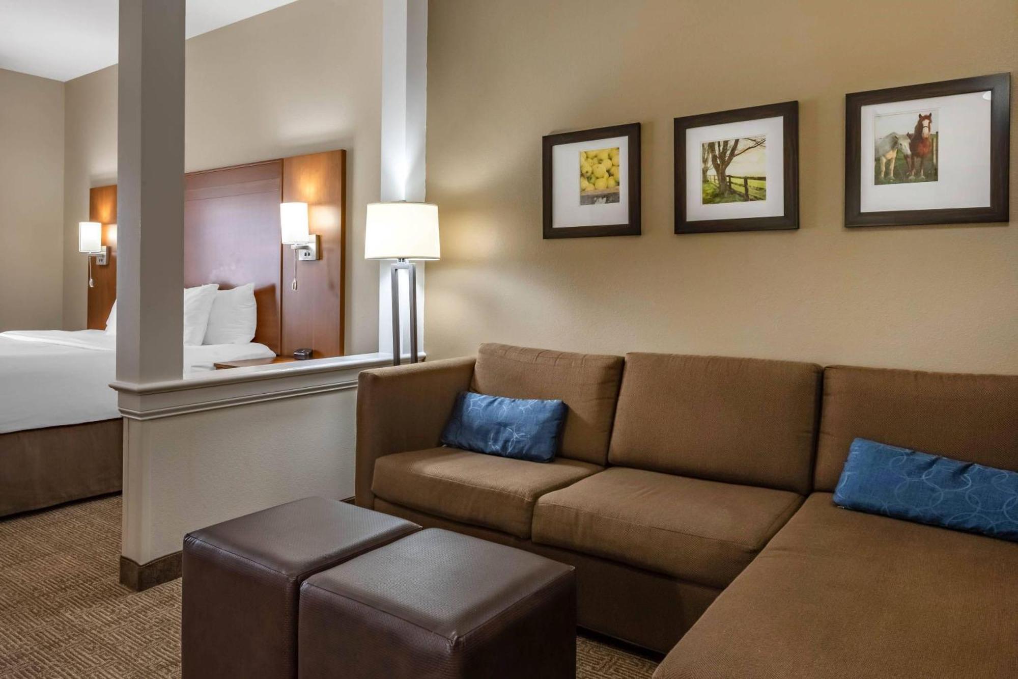 King Suite First Floor - Accessible/Non-Smoking