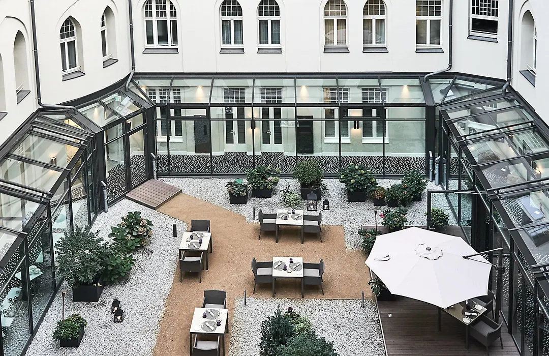 Roomers Berlin Steinplatz, Autograph Collection-1