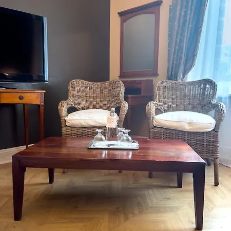 Hotel-Maison Am Olivaer Platz-2