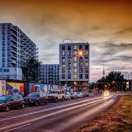Schulz Hotel Berlin Wall At The East Side Gallery-2